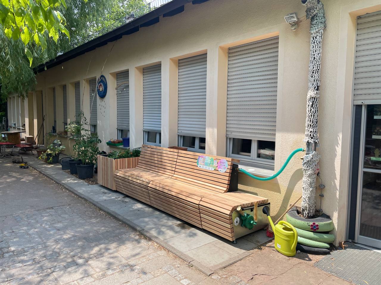 Regenwasserbank an einer Kindertagesstätte in Stuttgart
